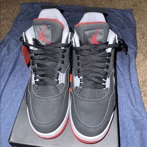Jordan Retro 4 bred size 11